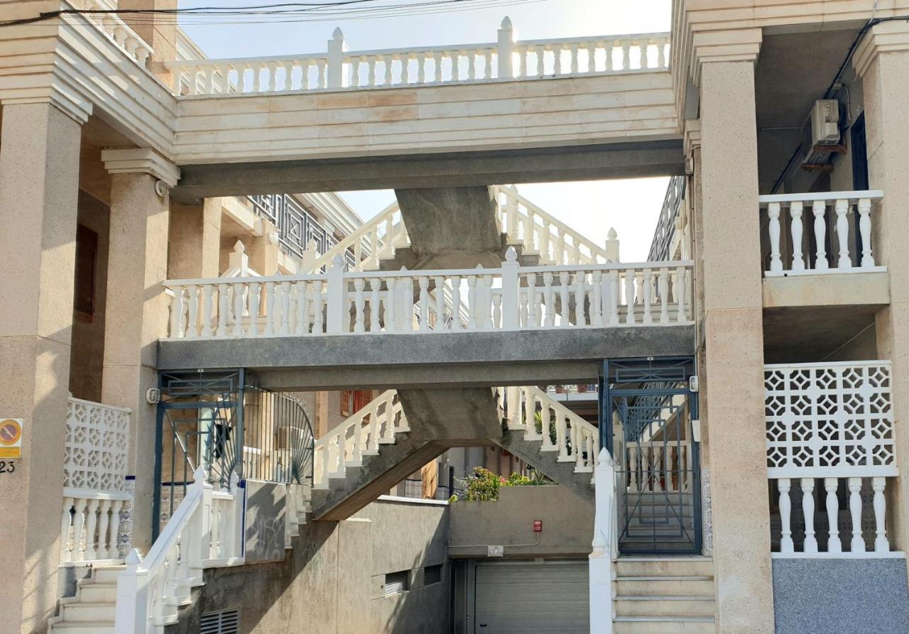 Penthouse Residencial Virginia Lägenhet Torrevieja Exteriör bild