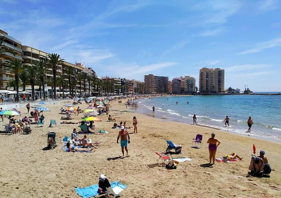 Penthouse Residencial Virginia Lägenhet Torrevieja Exteriör bild